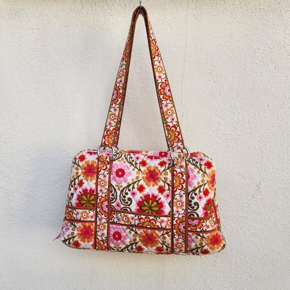 5/$100 SALE - Vera Bradley Folkloric Quilted Floral Bag - Picture 3 of 11